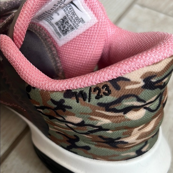 Nike Kyrie Flytrap - Picture 3 of 8